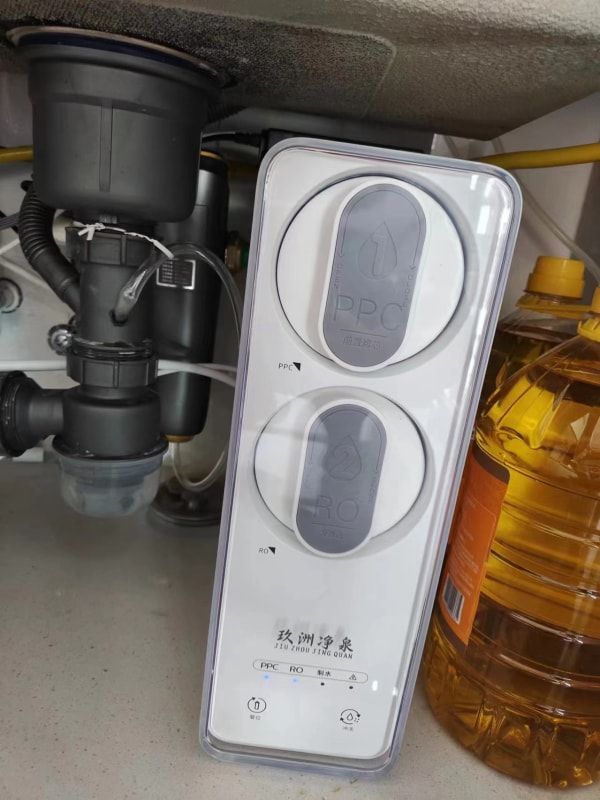 當您關閉水龍頭后，前置過濾器里的水仍然可以使用，但具體使用情況取決于幾個因素